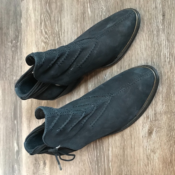 Free People Black Suede Booties - Picture 1 of 3